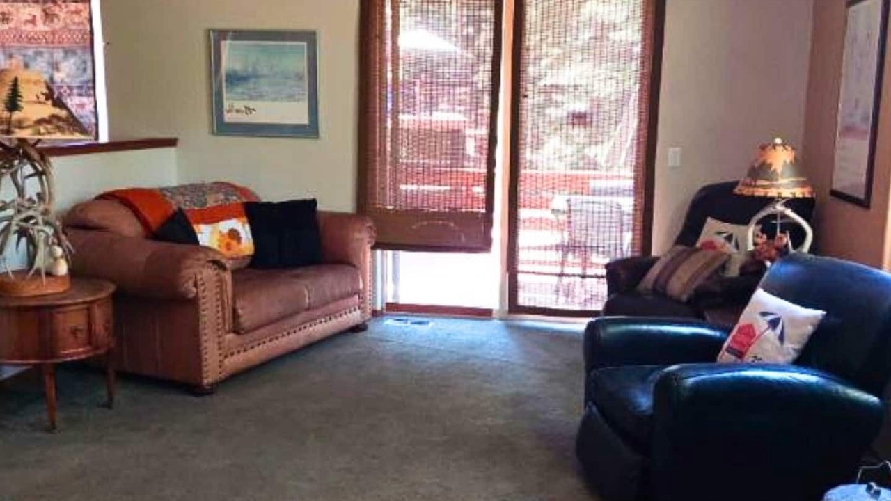 Photo of Livingroom in Kingswood Estates