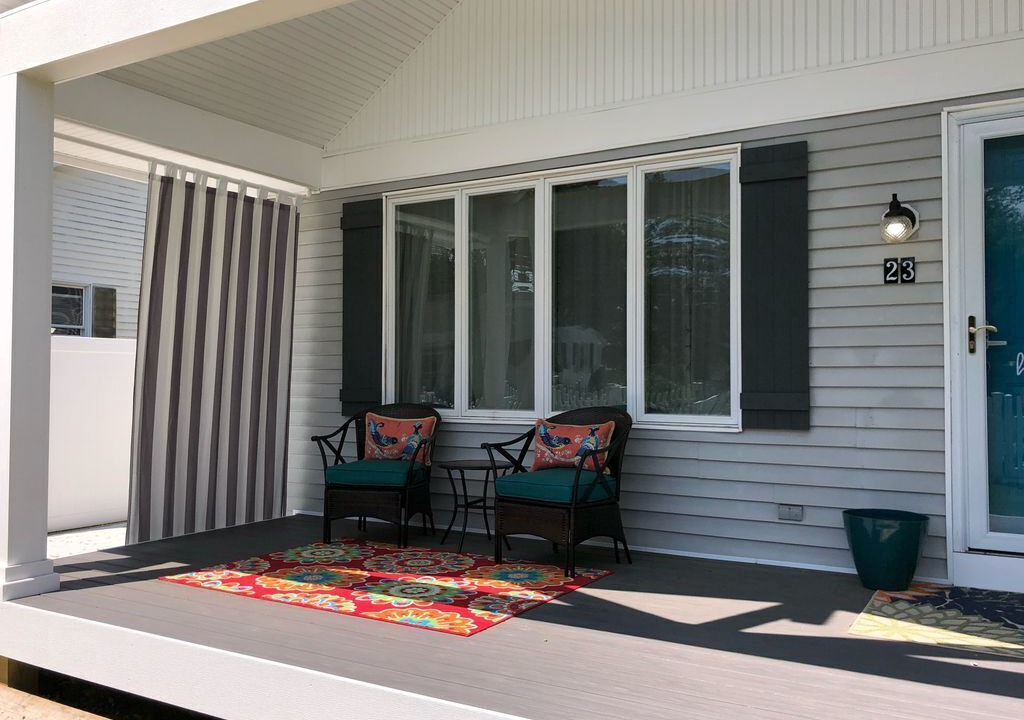 Photo of Patio Balcony in Town Bank