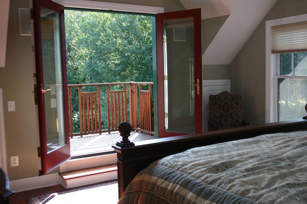 Photo of Bedroom in Jamestown