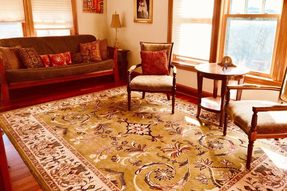 Photo of Livingroom in Jamestown