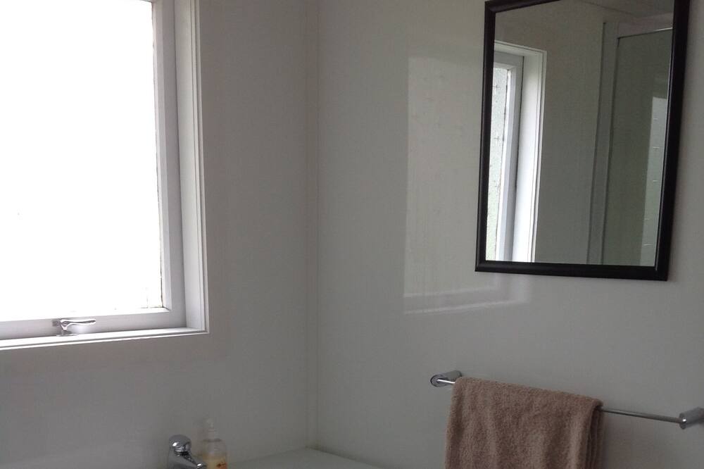 Photo of Bathroom in Manunui