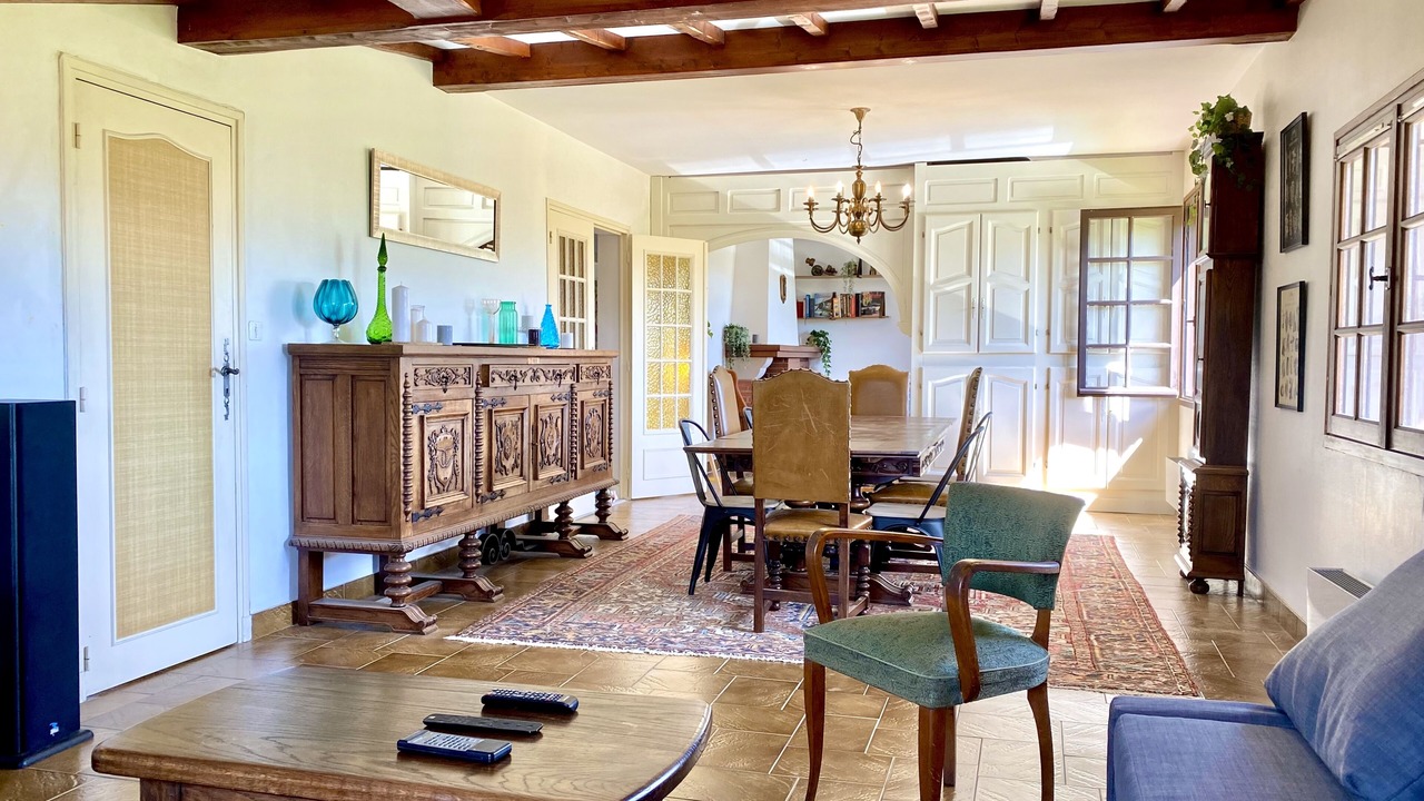 Photo of Livingroom in Souraide