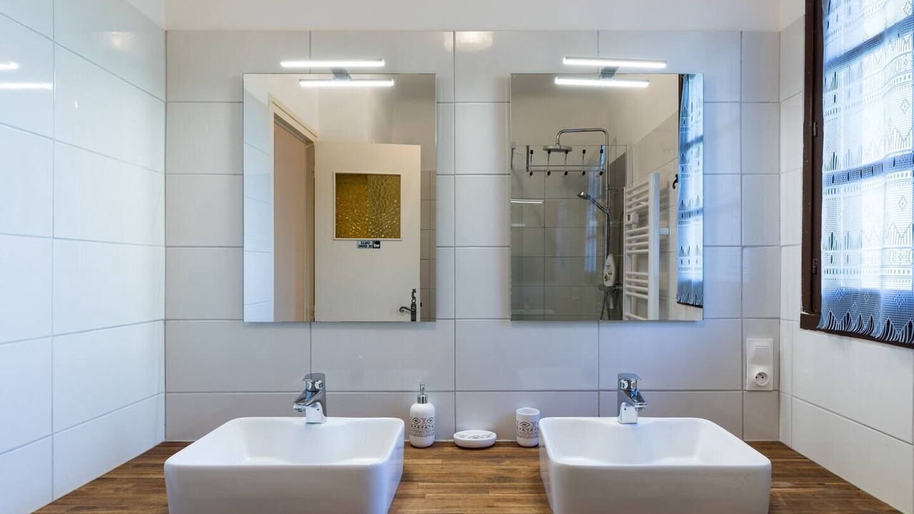 Photo of Bathroom in Souraide