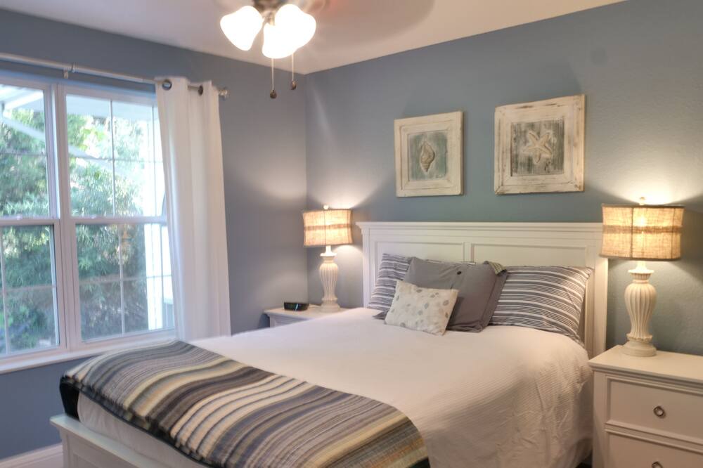 Photo of Bedroom in Linn Creek