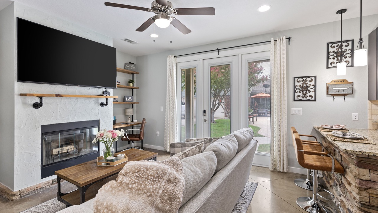 Photo of Livingroom in North Central Carrollton
