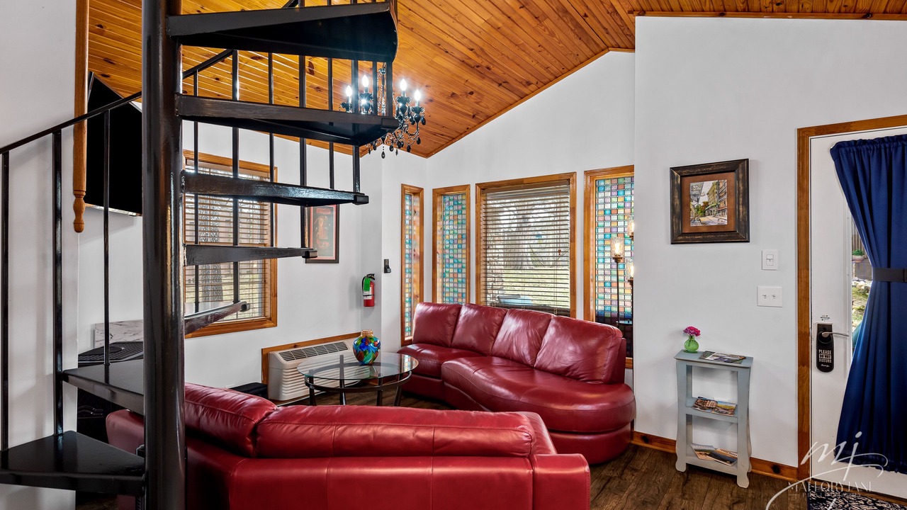 Photo of Livingroom in Eureka Springs Historic District