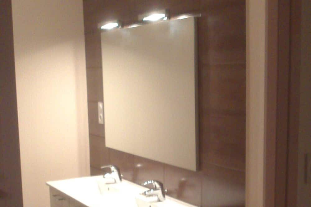 Photo of Bathroom in Malandry