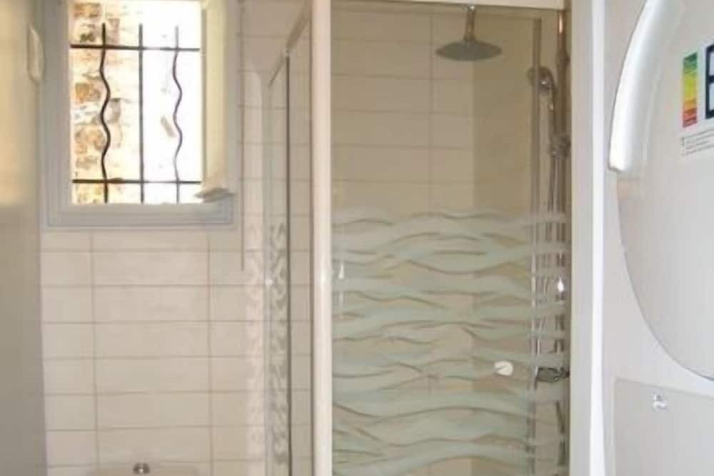 Photo of Bathroom in 4th Arrondissement