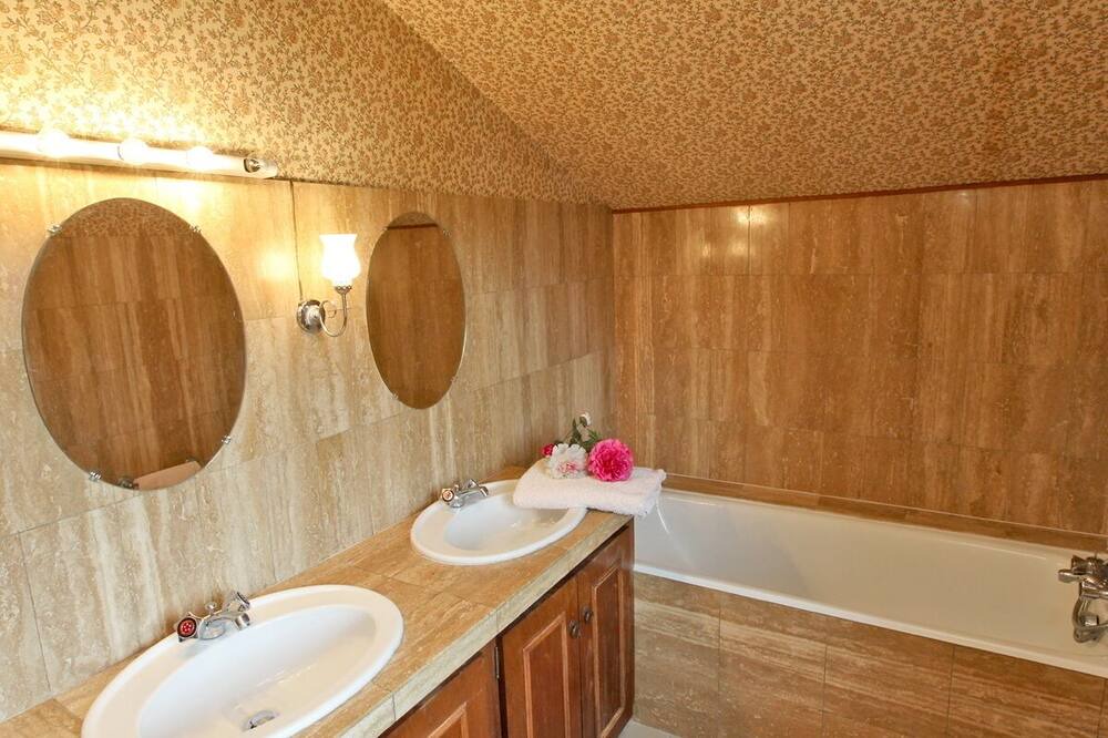 Photo of Bathroom in Arbonne