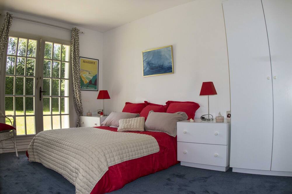 Photo of Bedroom in Arbonne