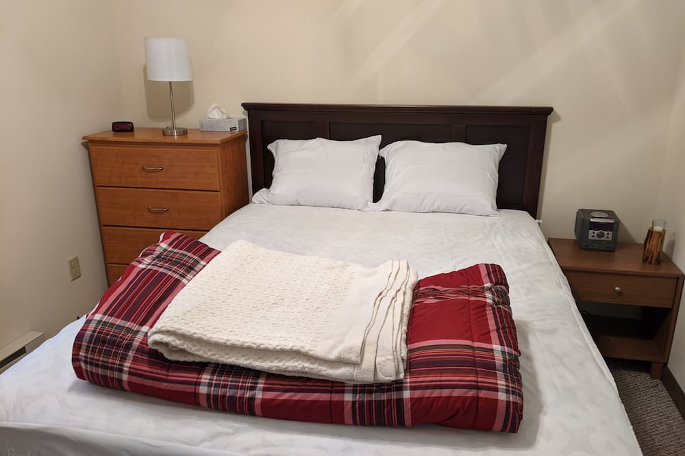 Photo of Bedroom in Hickory Hills