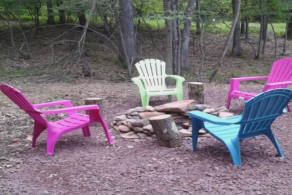Photo of Outdoor in Hickory Hills