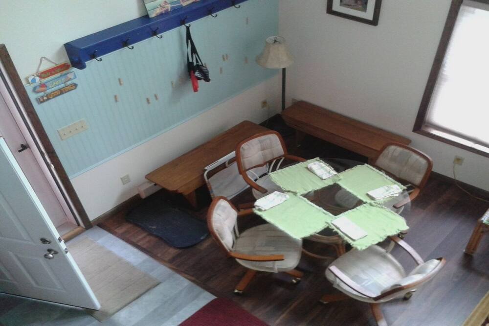 Photo of Bedroom in Hickory Hills