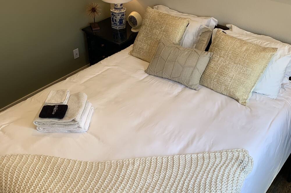 Photo of Bedroom in Uptown