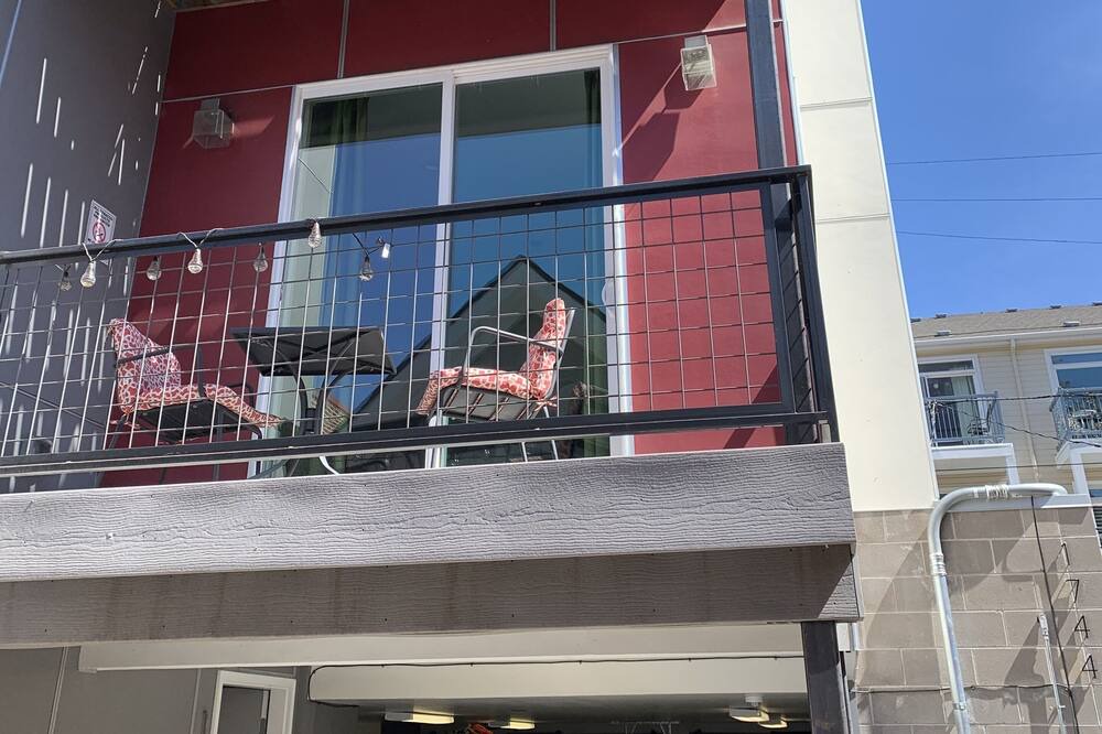 Photo of Others in Uptown