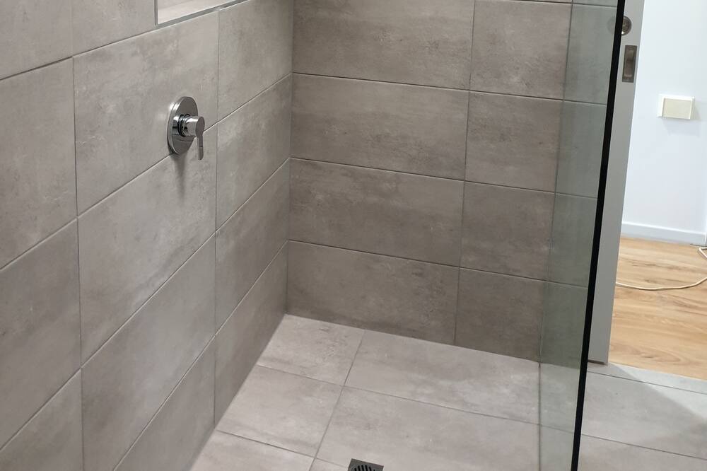 Photo of Bathroom in Indented Head