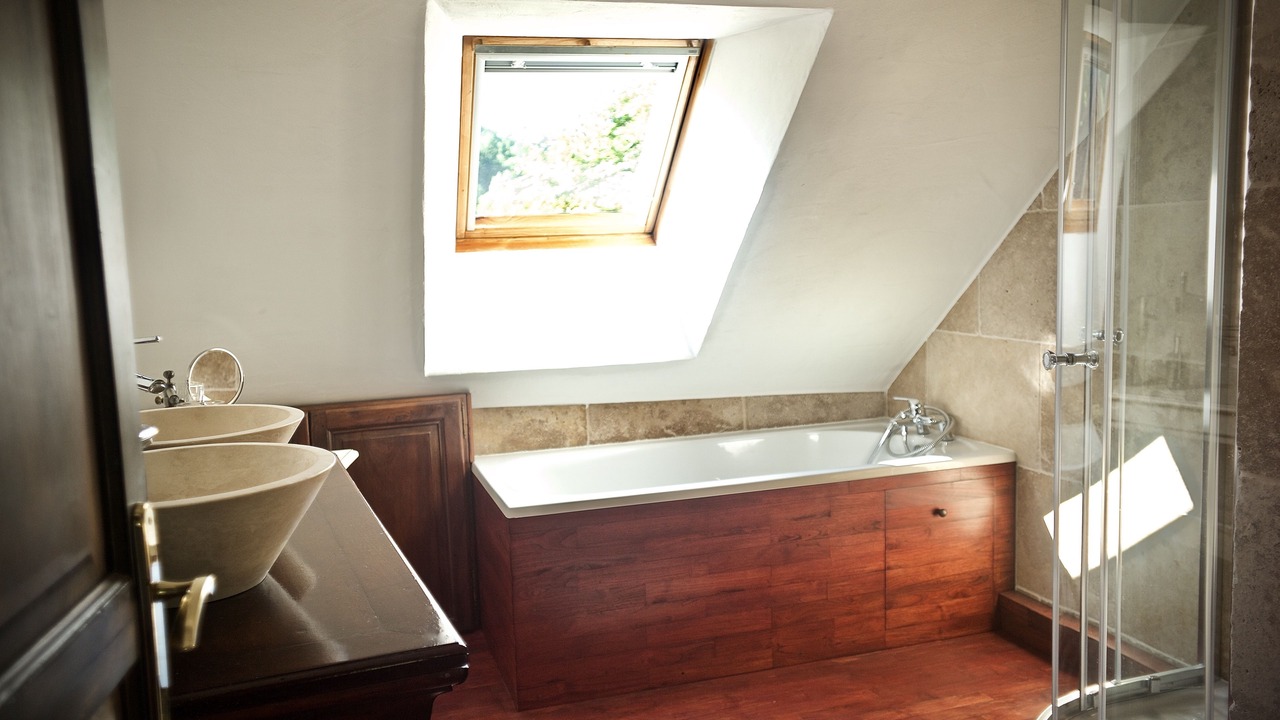 Photo of Bathroom in Yenne
