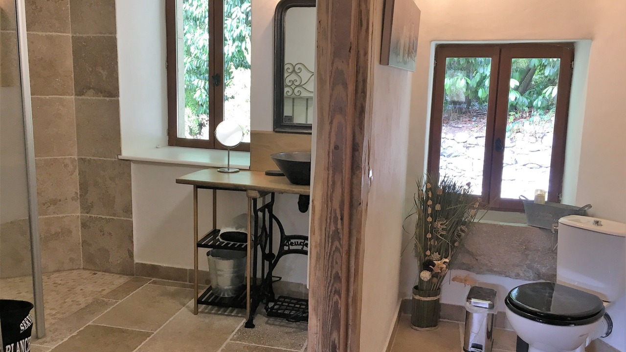 Photo of Bathroom in Yenne