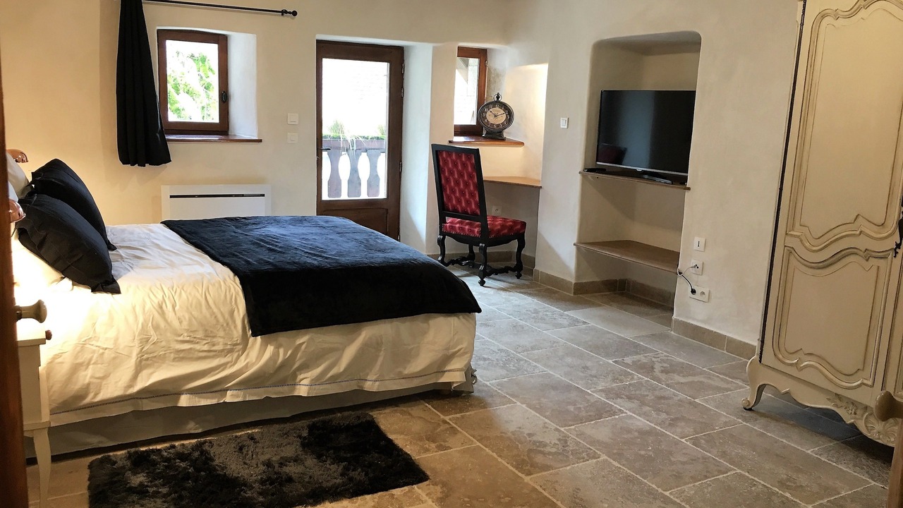 Photo of Bedroom in Yenne