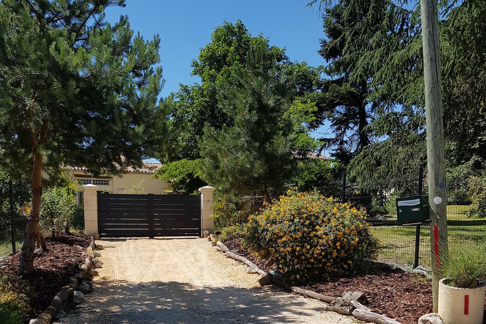 Photo of Outdoor in Cancon