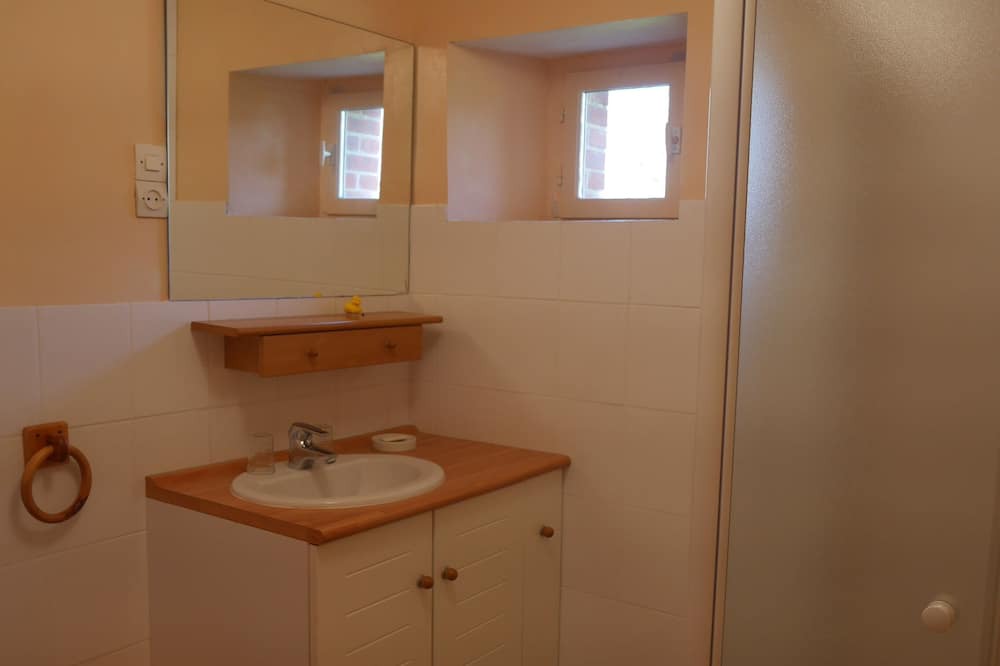 Photo of Bathroom in Deneze-sous-Doue