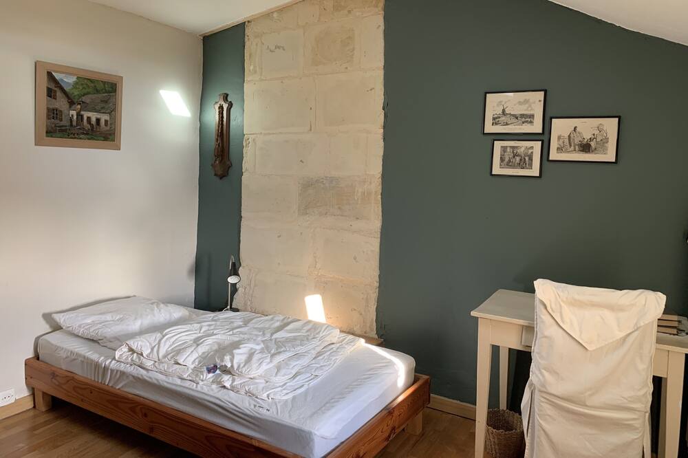 Photo of Bedroom in Deneze-sous-Doue