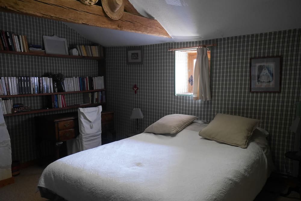 Photo of Bedroom in Deneze-sous-Doue