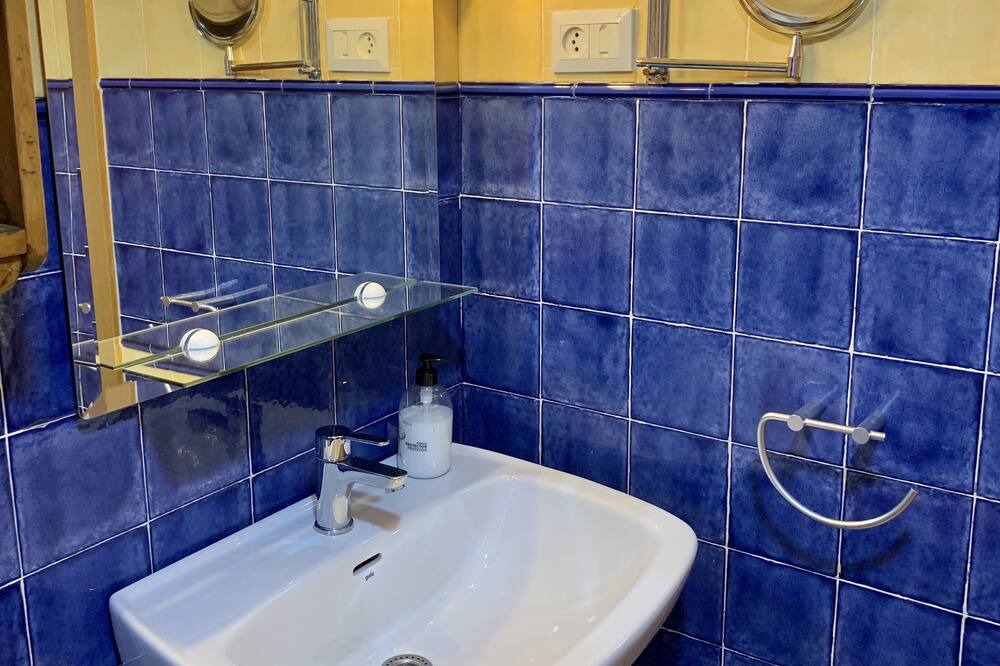 Photo of Bathroom in Jaca