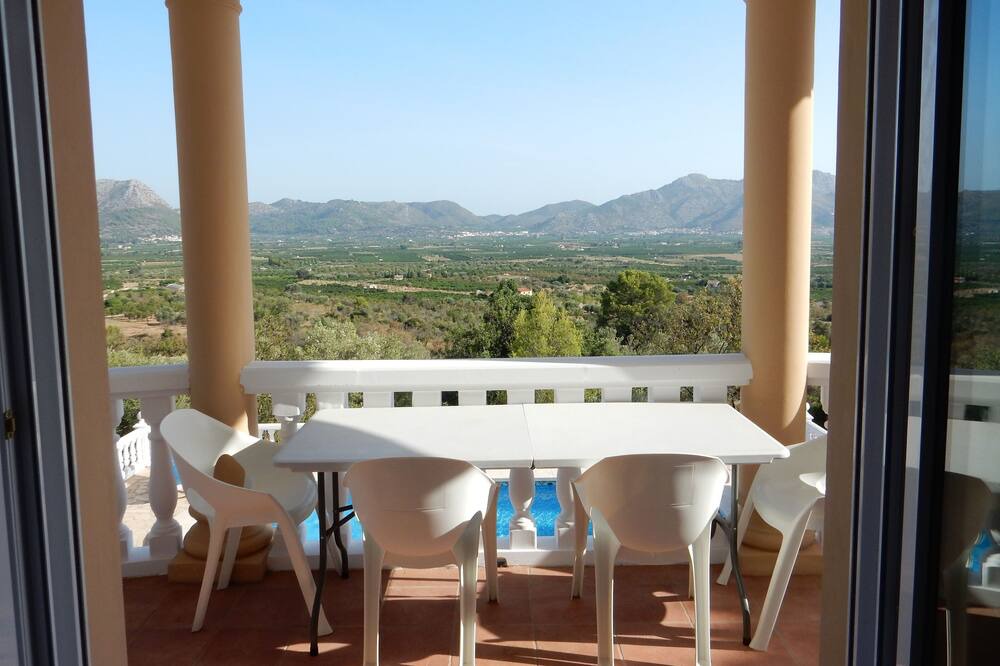 Photo of Patio Balcony in Orba