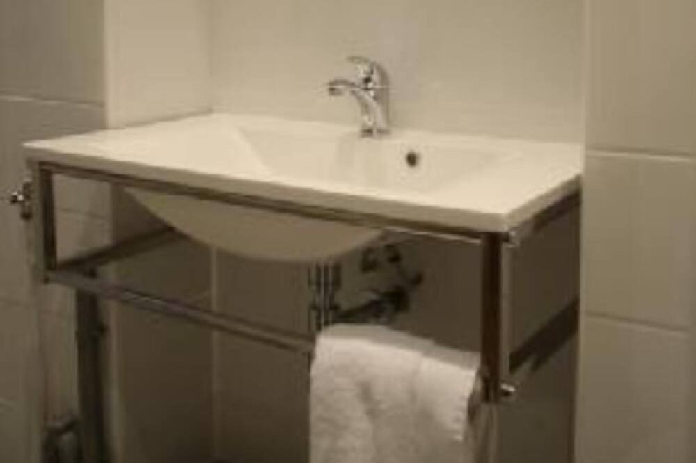 Photo of Bathroom in Cauterets