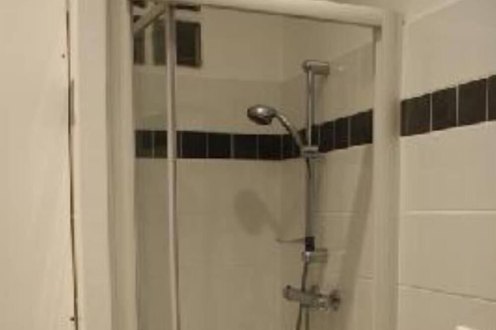 Photo of Bathroom in Cauterets