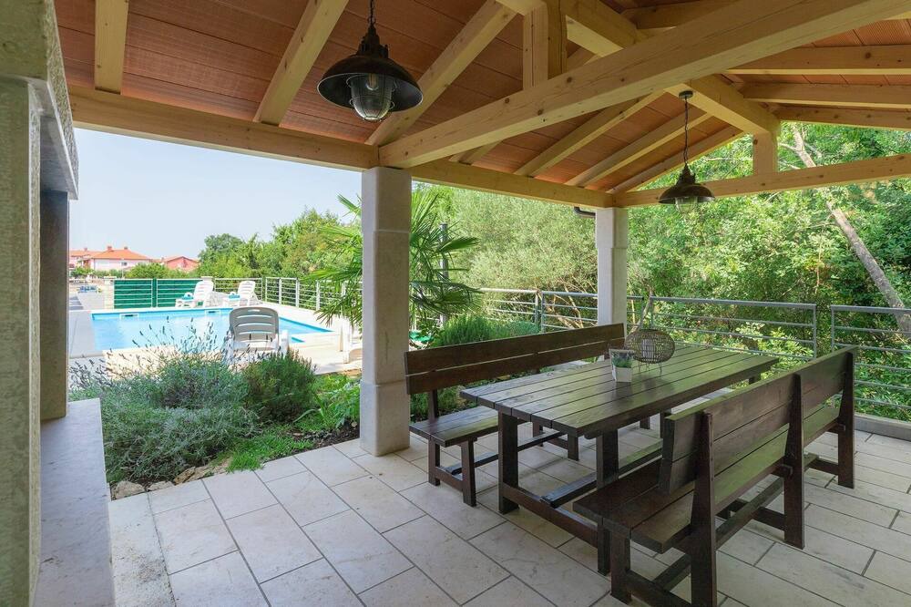 Photo of Outdoor in Murine