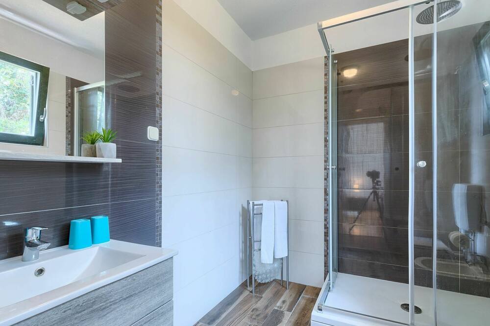 Photo of Bathroom in Murine