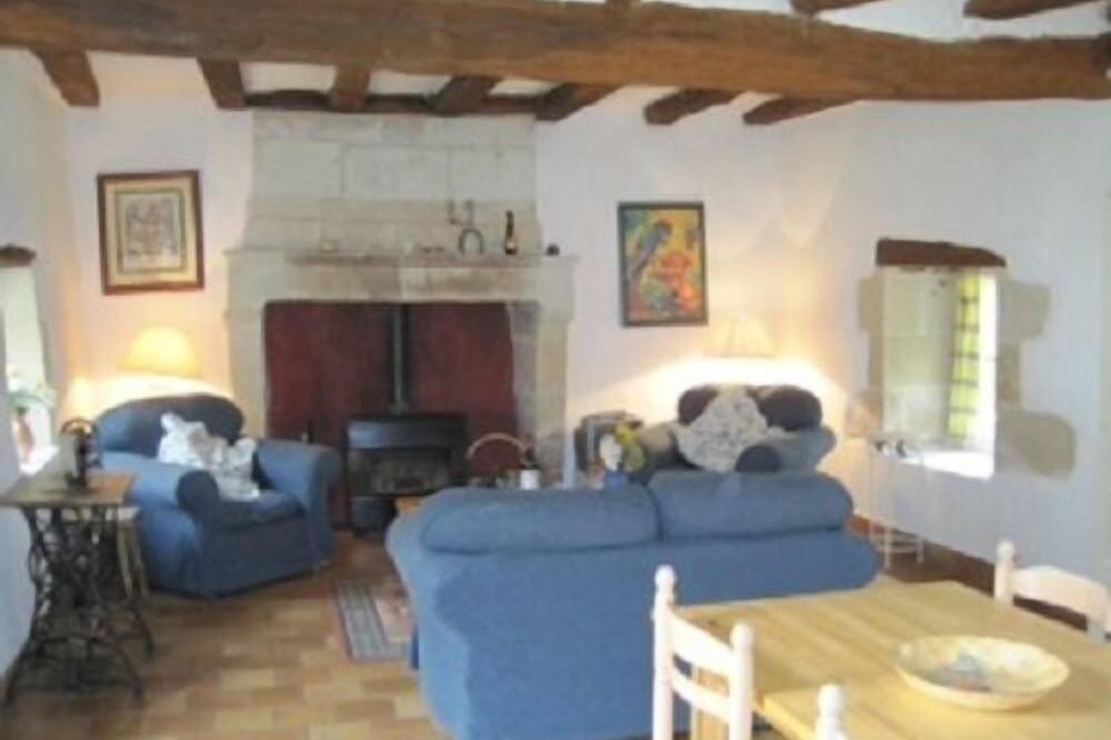Photo of Livingroom in Cravant-les-Coteaux
