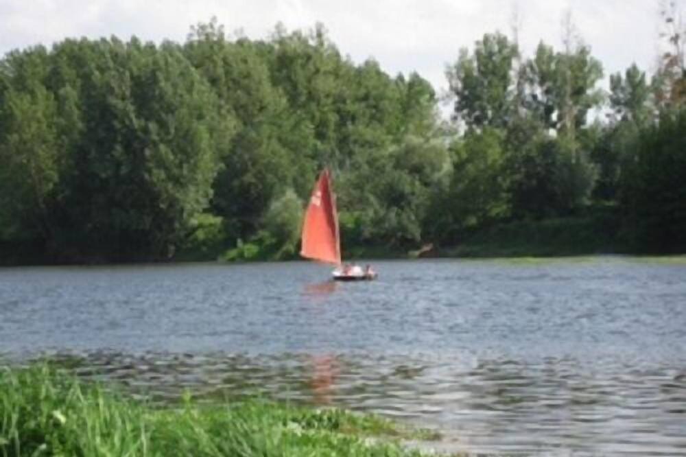 Photo of Others in Cravant-les-Coteaux
