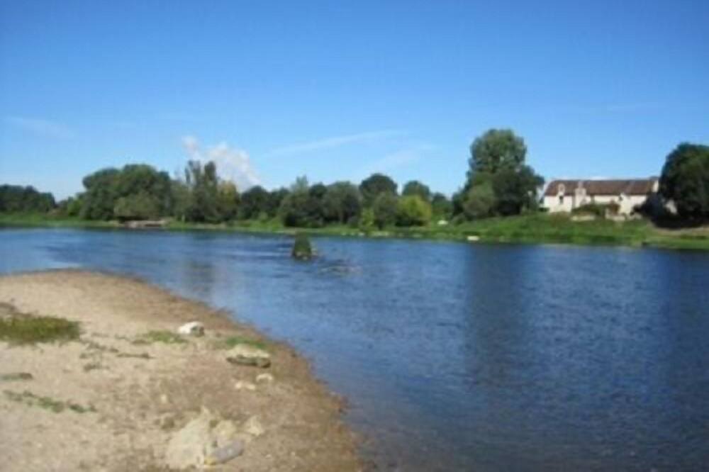 Photo of Others in Cravant-les-Coteaux
