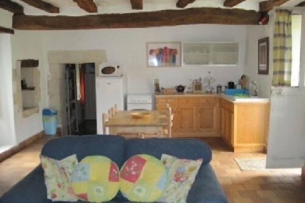 Photo of Livingroom in Cravant-les-Coteaux
