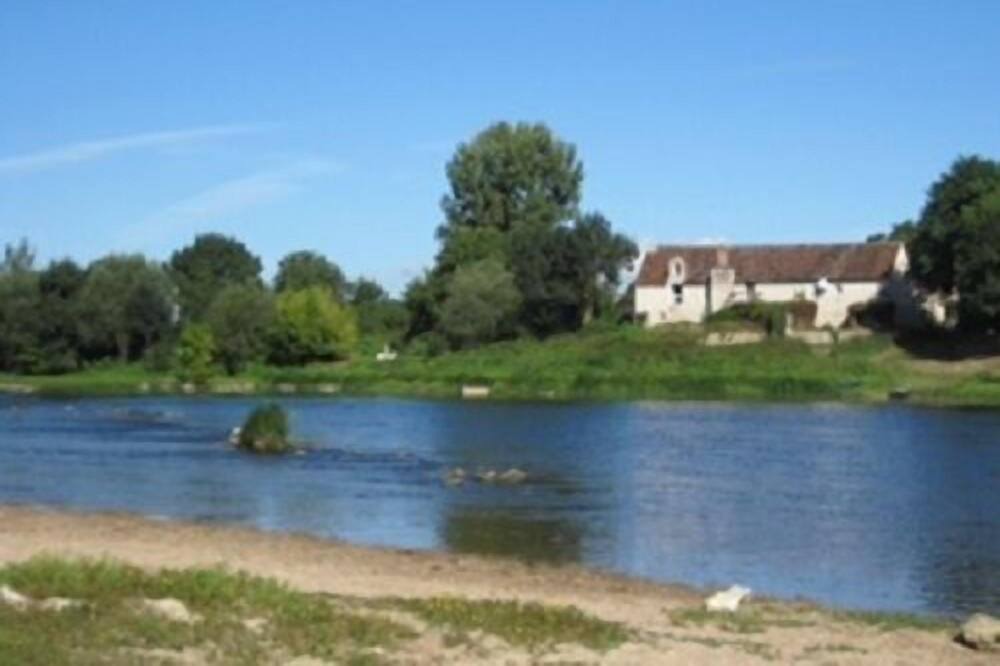 Photo of Others in Cravant-les-Coteaux