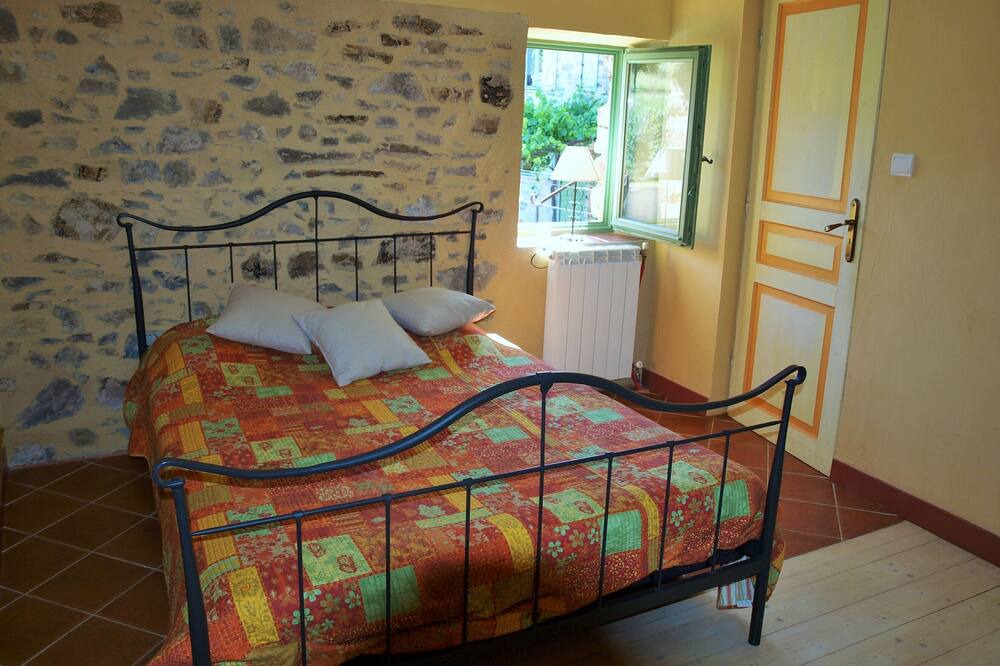 Photo of Bedroom in Paraza