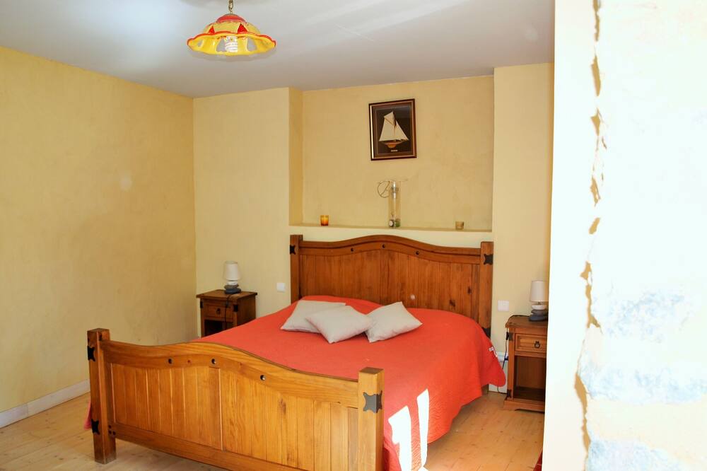 Photo of Bedroom in Paraza