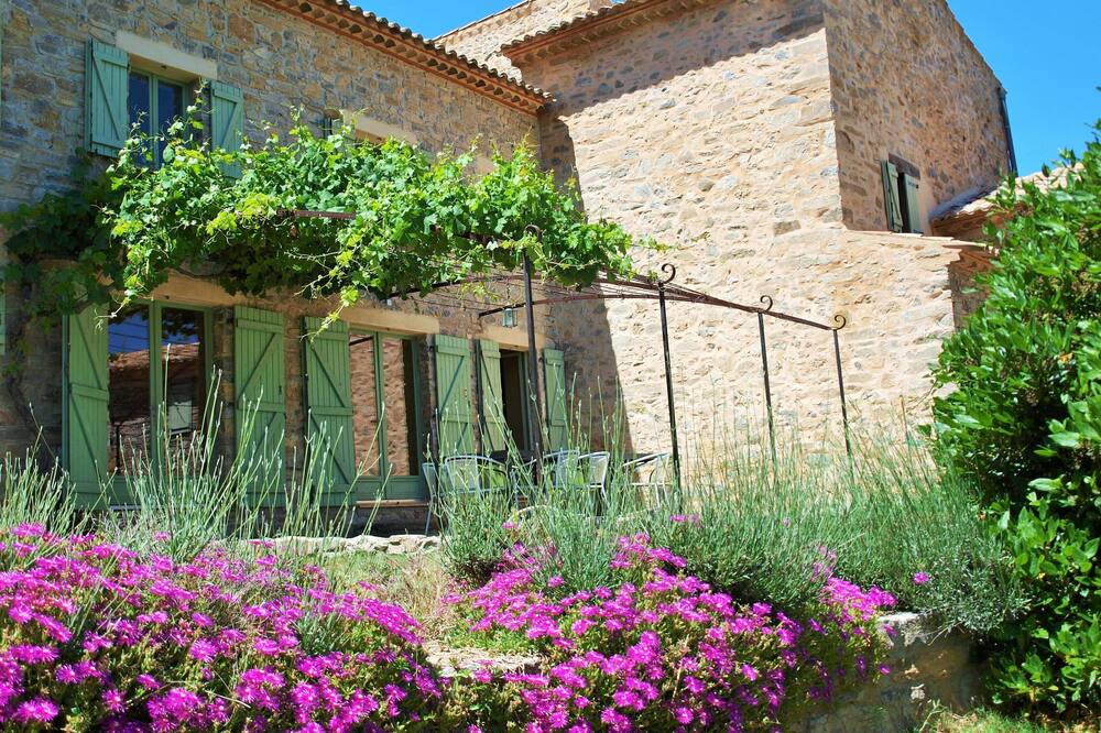 Photo of Outdoor in Paraza