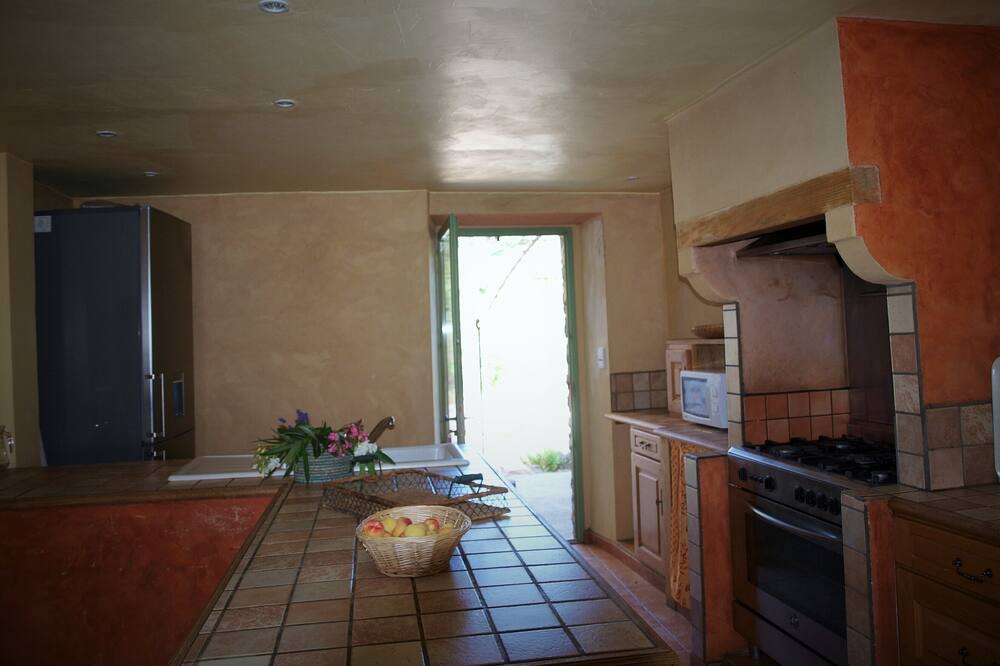 Photo of Kitchen in Paraza