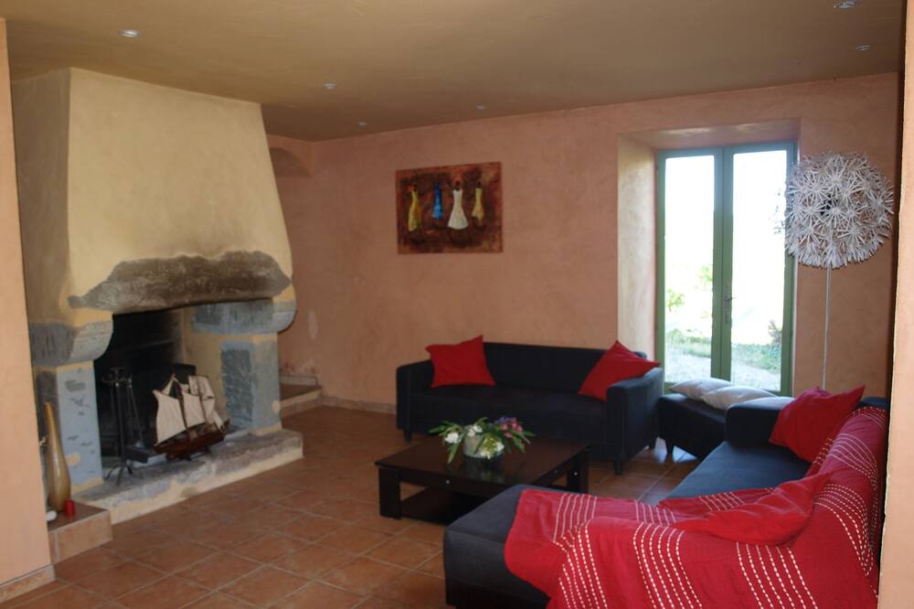 Photo of Livingroom in Paraza