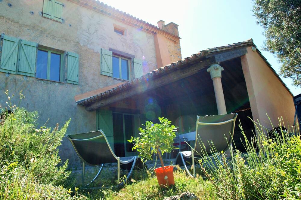 Photo of Outdoor in Paraza