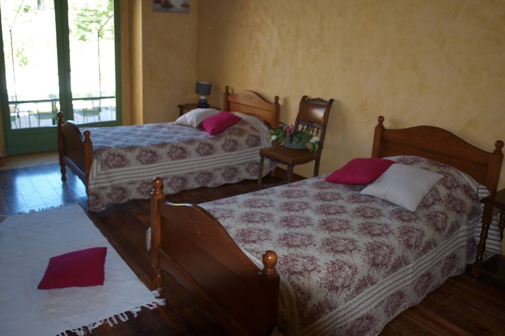 Photo of Bedroom in Paraza