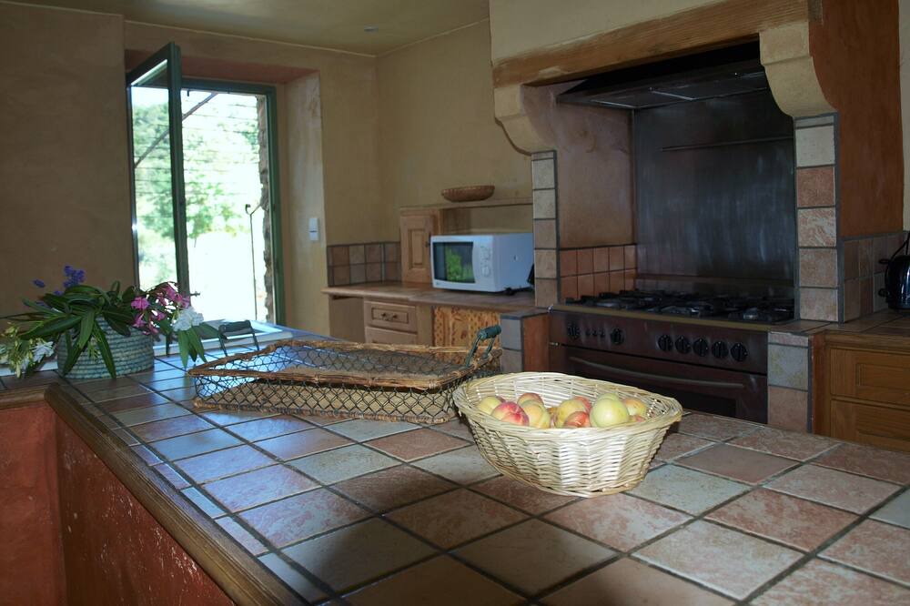 Photo of Kitchen in Paraza
