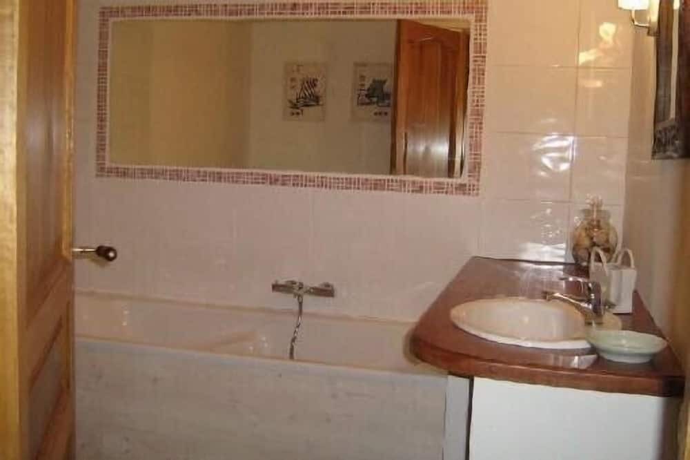 Photo of Bathroom in Offranville