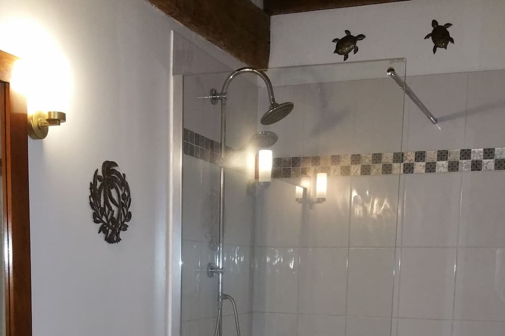 Photo of Bathroom in Offranville