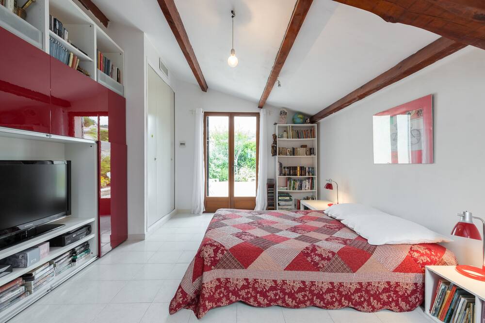 Photo of Bedroom in Le Rouret