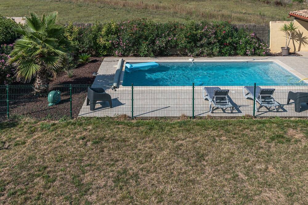 Photo of Outdoor in Pomas